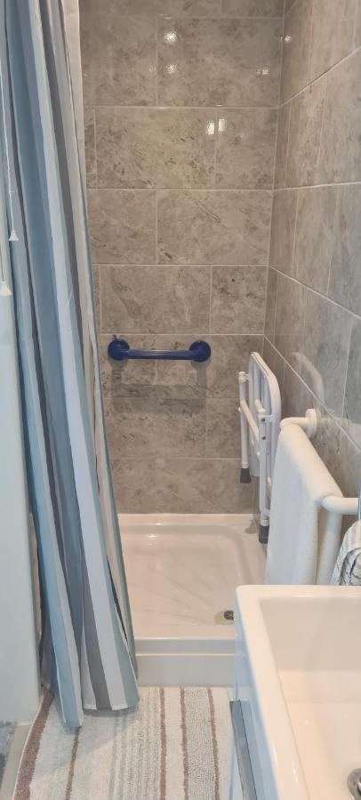 Parc Lodge Guesthouse 브리젠드 외부 사진