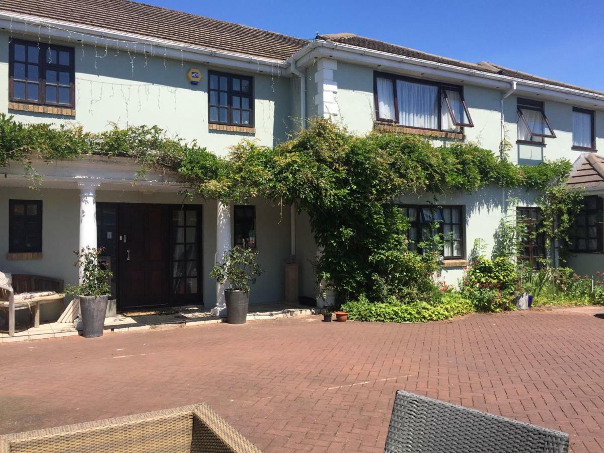 Parc Lodge Guesthouse 브리젠드 외부 사진